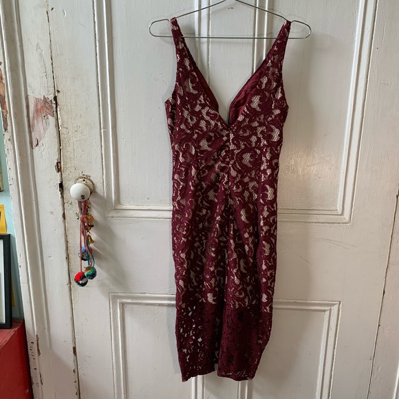 Bardot Burgundy Lace Curve Hugging Dress - Picture 5 of 9